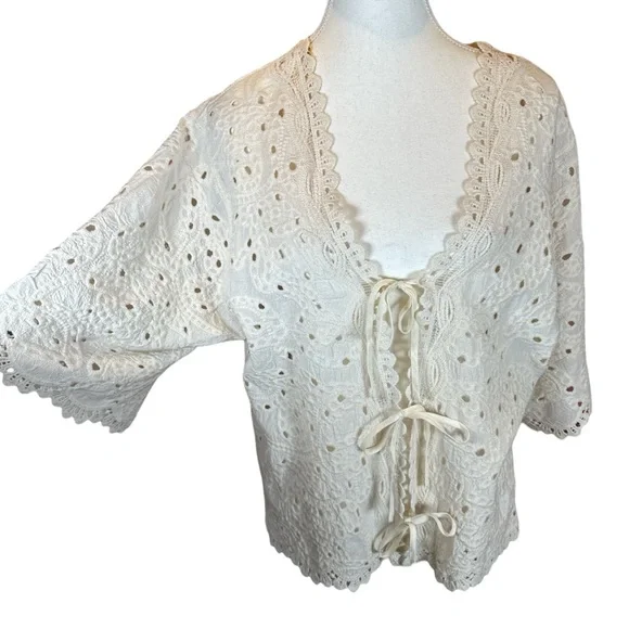 Democracy NWT Cream Lace Blouse - Picture 4 of 9